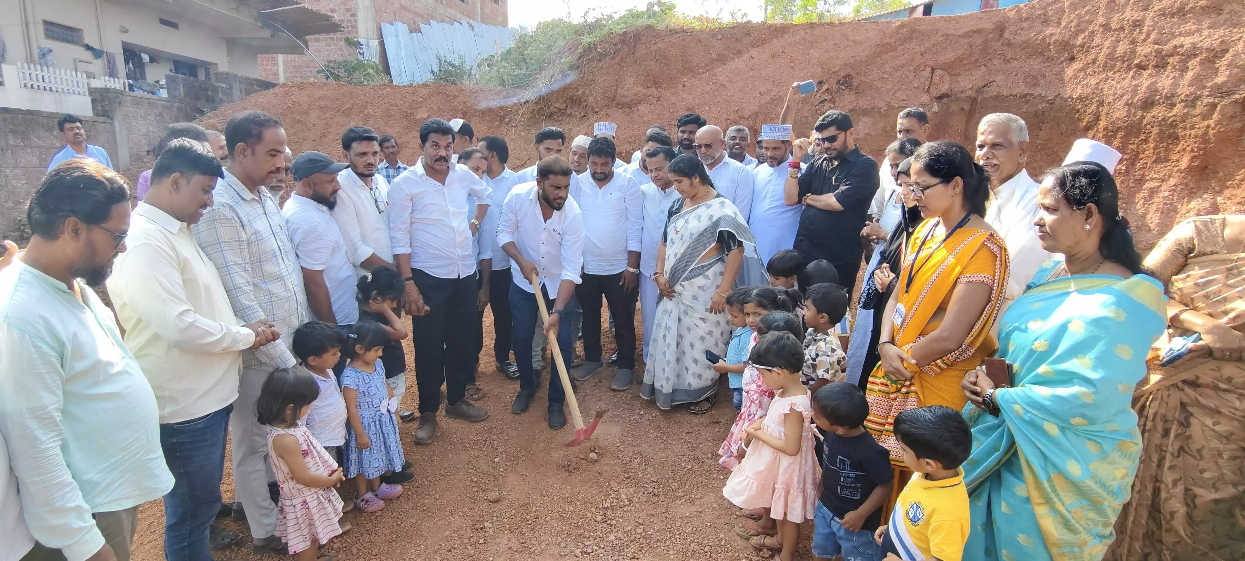 ಸ್ಪೀಕರ್ ಯು.ಟಿ.ಖಾದರ್ ವಿಶೇಷ ಮುತುವರ್ಜಿಯಿಂದ ಪಜೀರು ಗ್ರಾಮಕ್ಕೆ ಏಳ್ನೂರು ಕೋಟಿ ರೂ. ಅನುದಾನ: ಪಜೀರು ಗ್ರಾಮ ಪಂ. ಅಧ್ಯಕ್ಷ ಮಹಮ್ಮದ್ ರಫೀಕ್ ಸ್ಪೀಕರ್ ಯು.ಟಿ.ಖಾದರ್ ವಿಶೇಷ ಮುತುವರ್ಜಿಯಿಂದ ಪಜೀರು ಗ್ರಾಮಕ್ಕೆ ಏಳ್ನೂರು ಕೋಟಿ ರೂ. ಅನುದಾನ: ಪಜೀರು ಗ್ರಾಮ ಪಂ. ಅಧ್ಯಕ್ಷ ಮಹಮ್ಮದ್ ರಫೀಕ್