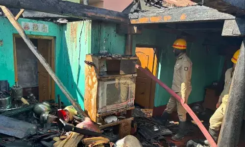 ಚಾಮರಾಜನಗರ | ಗ್ಯಾಸ್‌ ಸಿಲಿಂಡರ್‌ ಸ್ಫೋಟ; ಮನೆಯಲ್ಲಿ ಯಾರೂ ಇಲ್ಲದ್ದರಿಂದ ತಪ್ಪಿದ ಭಾರಿ ಅನಾಹುತ