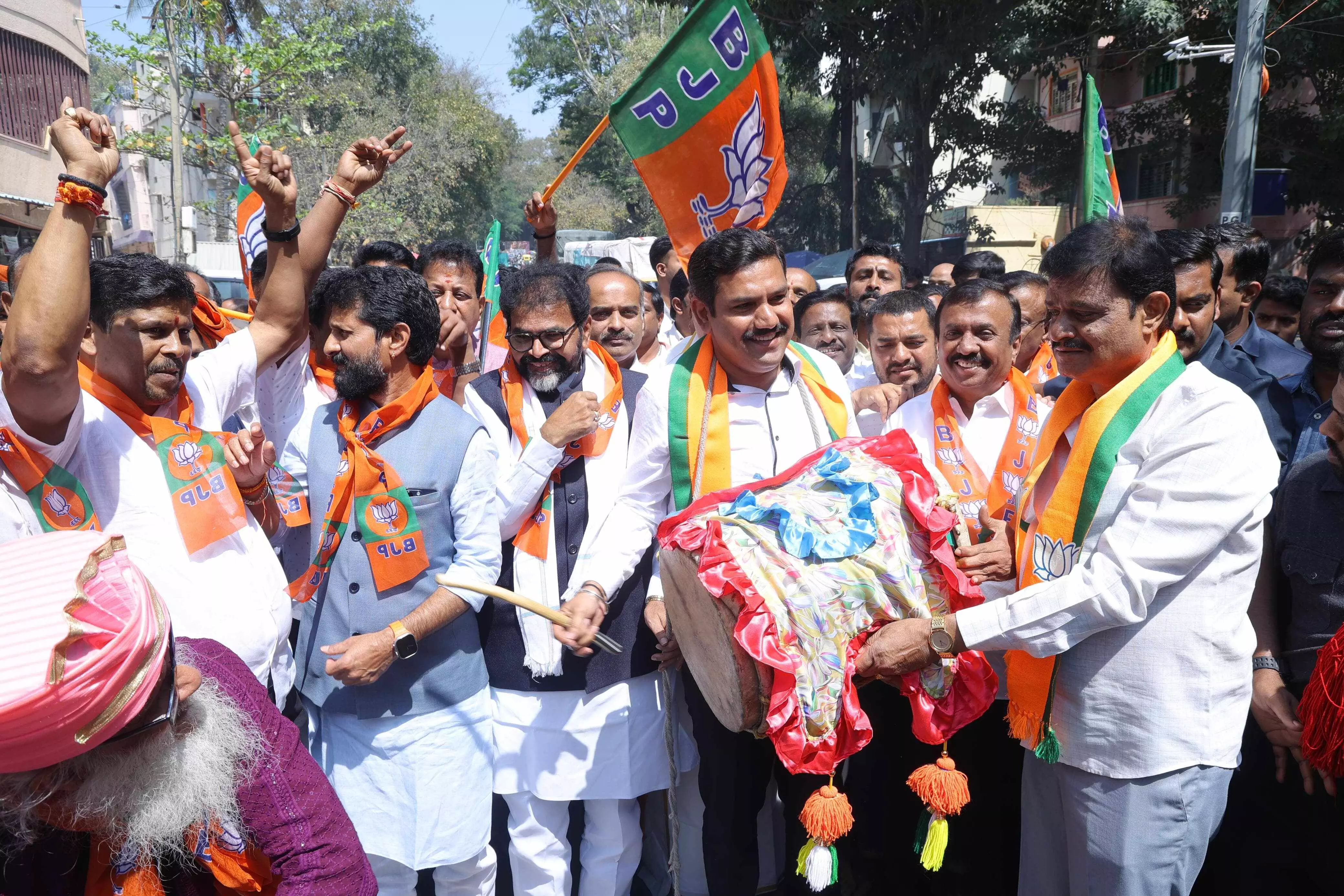 ದೆಹಲಿ ಫಲಿತಾಂಶ : ರಾಜ್ಯ ಬಿಜೆಪಿ ಕಚೇರಿ ಮುಂದೆ ಸಂಭ್ರಮಾಚರಣೆ