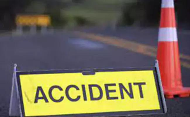 ಕಲಬುರಗಿ | ಎಲೆಕ್ಟ್ರಿಕ್ ಬೈಕ್ ಗೆ ಲಾರಿ ಢಿಕ್ಕಿ : ವ್ಯಕ್ತಿ ಮೃತ್ಯು ಕಲಬುರಗಿ | ಎಲೆಕ್ಟ್ರಿಕ್ ಬೈಕ್ ಗೆ ಲಾರಿ ಢಿಕ್ಕಿ : ವ್ಯಕ್ತಿ ಮೃತ್ಯು