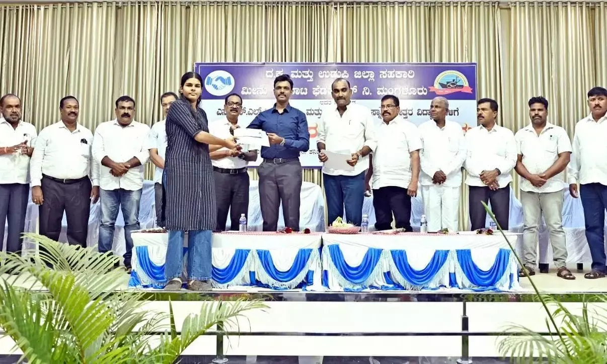 1050 ವಿದ್ಯಾರ್ಥಿಗಳಿಗೆ 25 ಲಕ್ಷ ರೂ. ಪ್ರತಿಭಾ ಪುರಸ್ಕಾರ ವಿತರಣೆ