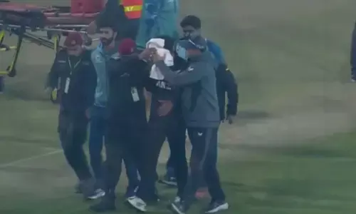 ಚೆಂಡು ಹಣೆಗೆ ಬಡಿದು ರಕ್ತಸಿಕ್ತವಾಗಿ ಮೈದಾನದಿಂದ ಹೊರ ನಡೆದ ರಚಿನ್ ರವೀಂದ್ರ