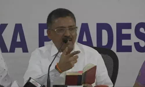 ರಾಜ್ಯಪಾಲರಿಗೆ ಫೈನಾನ್ಸ್ ಕಂಪೆನಿಯೊಂದಿಗೆ ಒಡನಾಟ ಇದೆಯಾ? : ಉಗ್ರಪ್ಪ ಪ್ರಶ್ನೆ