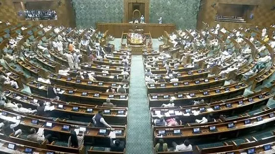 ಎಲ್ಲಾ ನಿಲುವಳಿ ಸೂಚನೆ ನಿರ್ಣಯಗಳನ್ನು  ತಿರಸ್ಕರಿಸಿದ ಸ್ಪೀಕರ್ : ಲೋಕಸಭೆಯಲ್ಲಿ ವಿಪಕ್ಷಗಳಿಂದ ಗದ್ದಲ