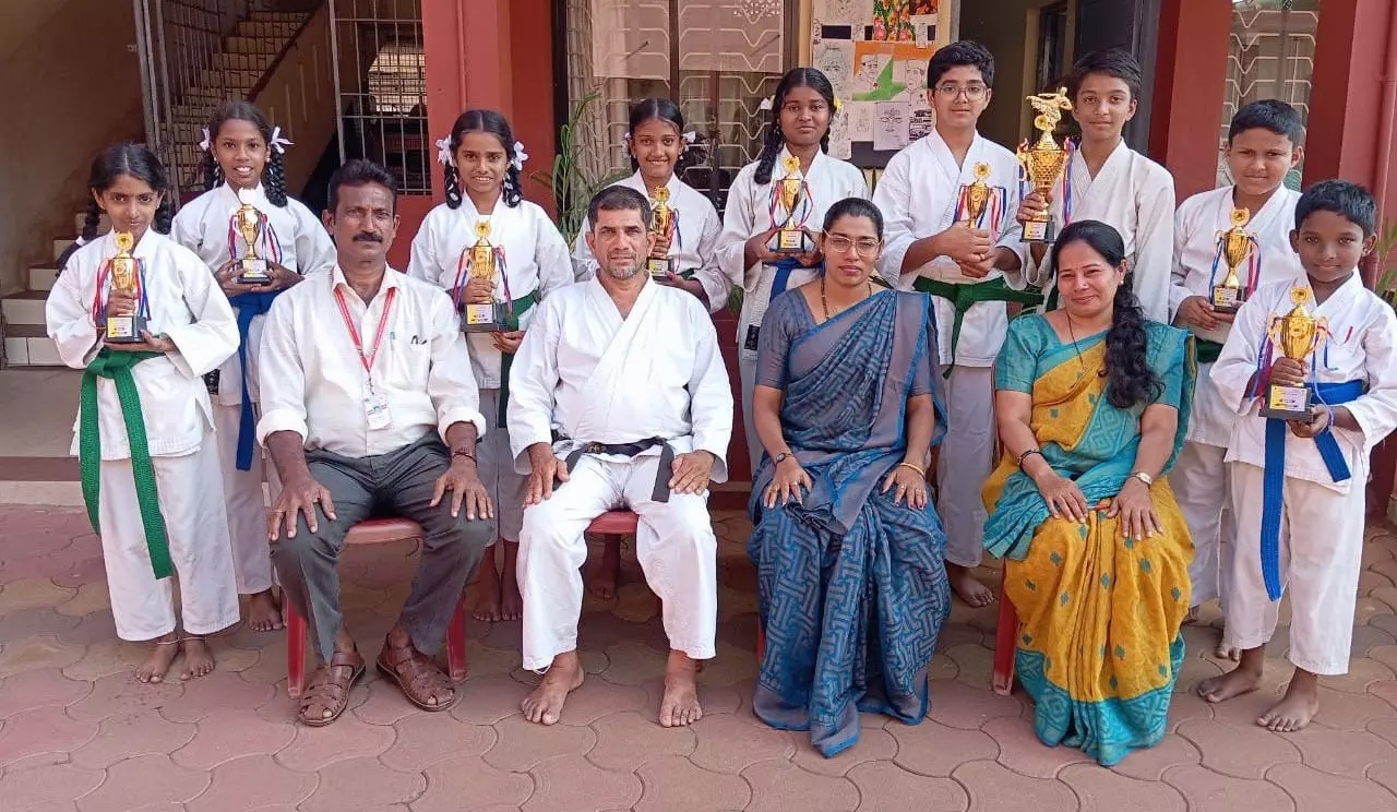 ರಾಷ್ಟ್ರೀಯ ಮಟ್ಟದ ಕರಾಟೆ: ಮಹಾಲಕ್ಷ್ಮೀ ವಿದ್ಯಾರ್ಥಿಗಳ ಸಾಧನೆ ರಾಷ್ಟ್ರೀಯ ಮಟ್ಟದ ಕರಾಟೆ: ಮಹಾಲಕ್ಷ್ಮೀ ವಿದ್ಯಾರ್ಥಿಗಳ ಸಾಧನೆ