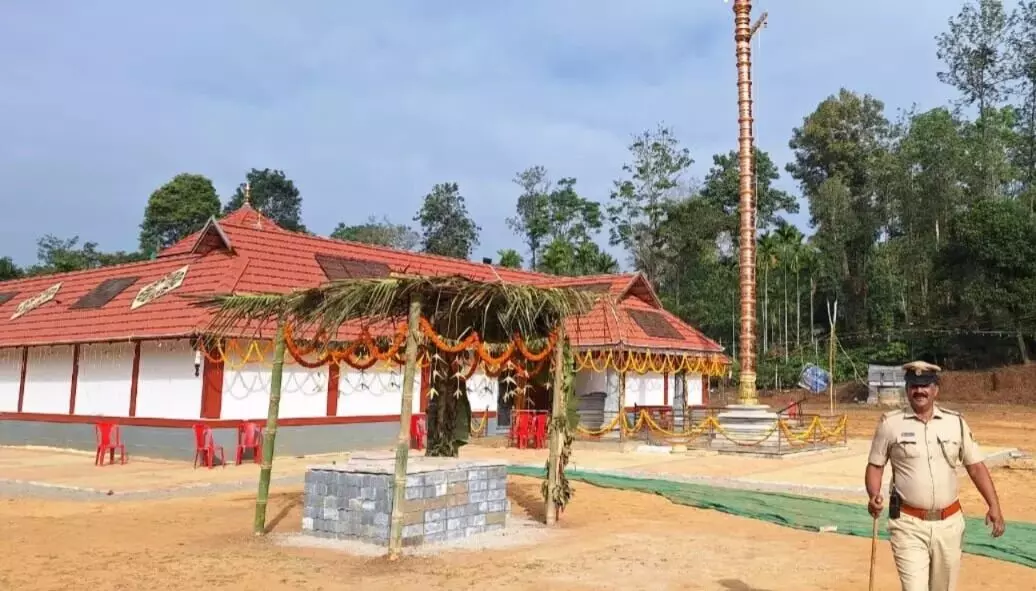 ಮಡಿಕೇರಿ: ಕಟ್ಟೆಮಾಡು ದೇವಾಲಯ ವ್ಯಾಪ್ತಿಯಲ್ಲಿ ಮಾ.13 ರವರೆಗೆ ನಿರ್ಬಂಧ ಮಡಿಕೇರಿ: ಕಟ್ಟೆಮಾಡು ದೇವಾಲಯ ವ್ಯಾಪ್ತಿಯಲ್ಲಿ ಮಾ.13 ರವರೆಗೆ ನಿರ್ಬಂಧ