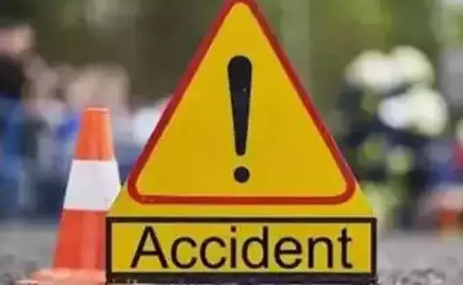 ಯಲ್ಲಾಪುರ:  ಕೆಎಸ್ಸಾರ್ಟಿಸಿ ಬಸ್​ ಪಲ್ಟಿ; 23 ಮಂದಿಗೆ ಗಾಯ