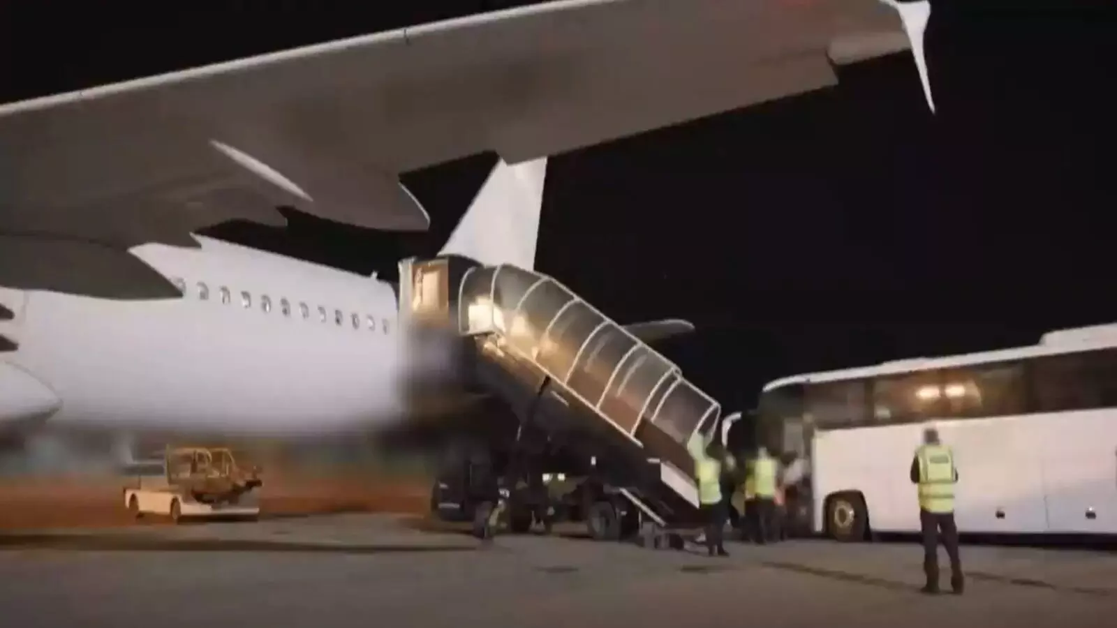 ಭಾರತೀಯ ರೆಸ್ಟೋರೆಂಟ್ ಗಳನ್ನು ಗುರಿಯಾಗಿಸಿಕೊಂಡು ಬ್ರಿಟನ್ ನಿಂದ ಟ್ರಂಪ್ ಶೈಲಿಯ ವಲಸೆ ವಿರೋಧಿ ಕಾರ್ಯಾಚರಣೆ