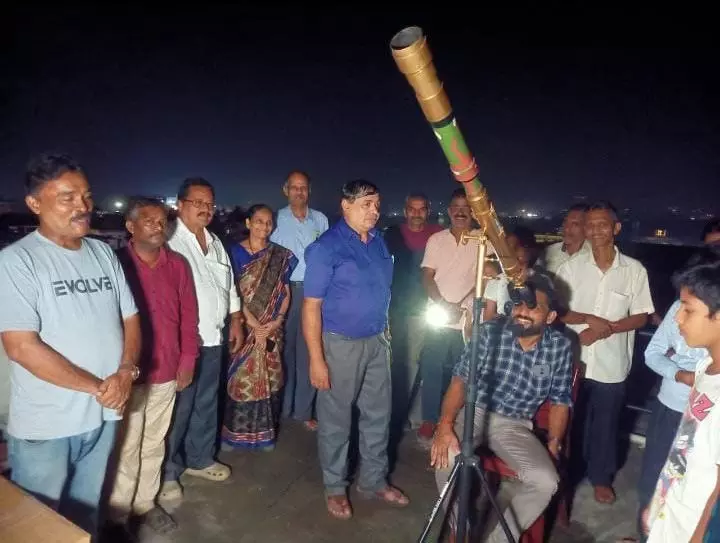 ಮನೋಹರ್ ಆವಿಷ್ಕಾರದ ಬೈನಾಕುಲರ್ ಮತ್ತೆ 3 ದಾಖಲೆ ಮನೋಹರ್ ಆವಿಷ್ಕಾರದ ಬೈನಾಕುಲರ್ ಮತ್ತೆ 3 ದಾಖಲೆ