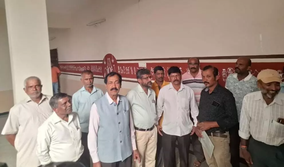 ಕೊಡಗು ಜಿಲ್ಲಾಡಳಿತಕ್ಕೆ ವರದಿ ಸಲ್ಲಿಸಿದ ಕಟ್ಟೆಮಾಡು ದೇವಾಲಯ ಸಮಿತಿ ಕೊಡಗು ಜಿಲ್ಲಾಡಳಿತಕ್ಕೆ ವರದಿ ಸಲ್ಲಿಸಿದ ಕಟ್ಟೆಮಾಡು ದೇವಾಲಯ ಸಮಿತಿ