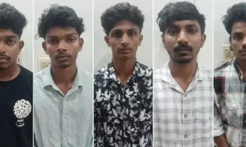 ಕೇರಳ | ಕಿರಿಯ ವಿದ್ಯಾರ್ಥಿಗಳ ಖಾಸಗಿ ಭಾಗಕ್ಕೆ ಡಂಬಲ್ಸ್ ನೇತು ಹಾಕಿ ರ‍್ಯಾಗಿಂಗ್ : ಐವರು ವಿದ್ಯಾರ್ಥಿಗಳ ಬಂಧನ