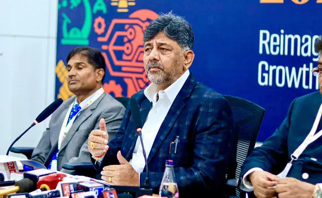 ‘ಬಿಯಾಂಡ್ ಬೆಂಗಳೂರು’ ಉಪಕ್ರಮಕ್ಕೆ ಉತ್ತೇಜನ : ಡಿ.ಕೆ.ಶಿವಕುಮಾರ್ ‘ಬಿಯಾಂಡ್ ಬೆಂಗಳೂರು’ ಉಪಕ್ರಮಕ್ಕೆ ಉತ್ತೇಜನ : ಡಿ.ಕೆ.ಶಿವಕುಮಾರ್