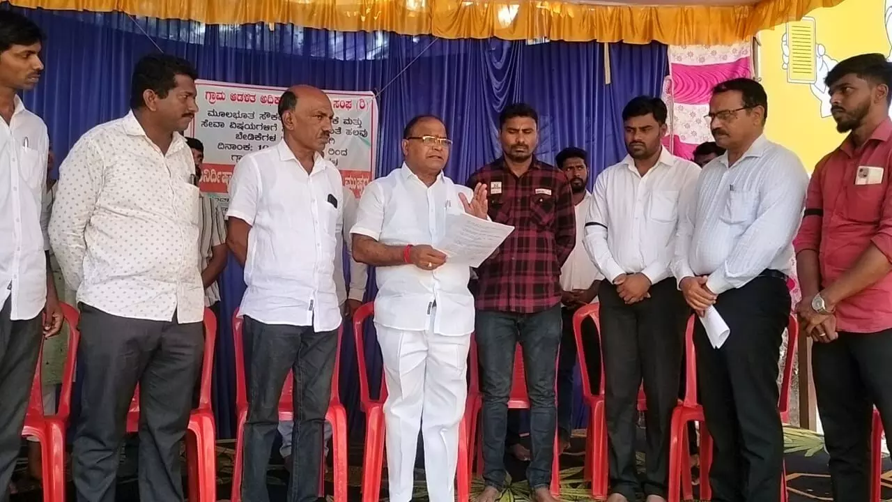 ಗ್ರಾಮ ಆಡಳಿತ ಅಧಿಕಾರಿಗಳ ಧರಣಿ 6ನೇ ದಿನಕ್ಕೆ ಗ್ರಾಮ ಆಡಳಿತ ಅಧಿಕಾರಿಗಳ ಧರಣಿ 6ನೇ ದಿನಕ್ಕೆ