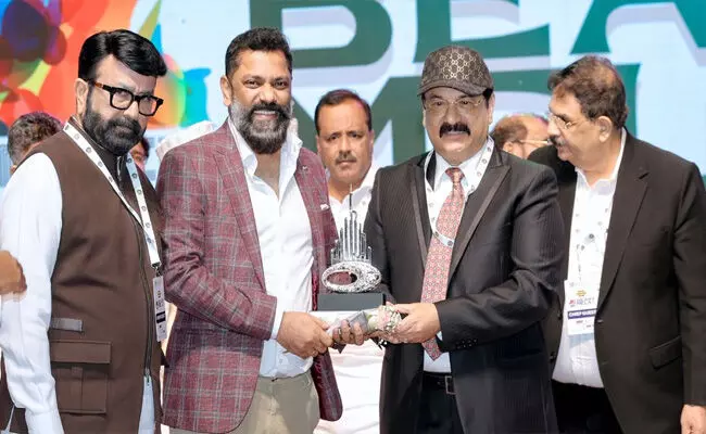 ದುಬೈ | ಖ್ಯಾತ ಭಾರತೀಯ ವಕೀಲ ಸುನೀಲ್ ಅಂಬಾಳವೆಲಿಲ್ ಅವರಿಗೆ ‘ಯುಎಇಯಲ್ಲಿನ ಅತ್ಯುತ್ತಮ ವಕೀಲ’ ಪ್ರಶಸ್ತಿಯ ಗರಿ