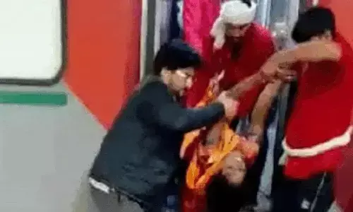 ಮೋದಿ ಸರಕಾರದ ನಿರ್ಲಕ್ಷ್ಯವೇ ಕಾರಣ : ದಿಲ್ಲಿ ರೈಲು ನಿಲ್ದಾಣದಲ್ಲಿ ಕಾಲ್ತುಳಿತದ ಬಗ್ಗೆ ಕಾಂಗ್ರೆಸ್ ಪ್ರತಿಕ್ರಿಯೆ