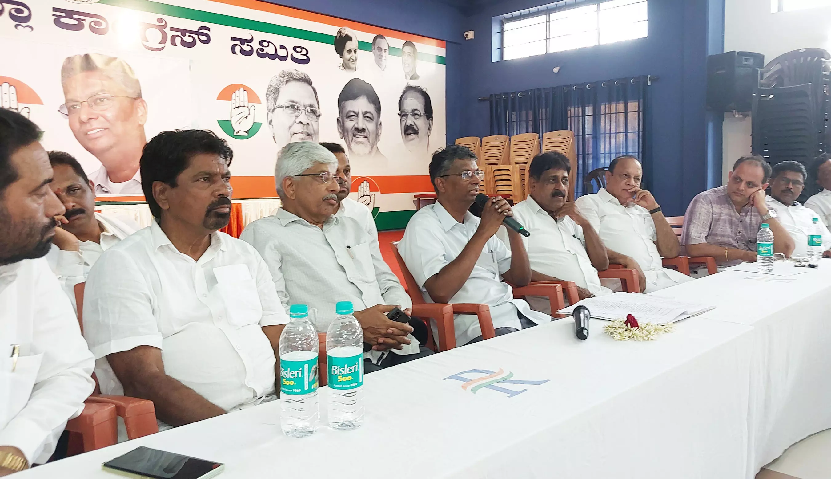 ಜಿಪಂ, ತಾಪಂ ಚುನಾವಣೆಗೆ ಸಮರ್ಥ ಅಭ್ಯರ್ಥಿಗಳ ಆಯ್ಕೆ ಮಾಡಿ: ಉಡುಪಿ ಜಿಲ್ಲಾ ಕಾಂಗ್ರೆಸ್ಗೆ ಸಚಿವ ಜಾರಕಿಹೊಳಿ ಸಲಹೆ ಜಿಪಂ, ತಾಪಂ ಚುನಾವಣೆಗೆ ಸಮರ್ಥ ಅಭ್ಯರ್ಥಿಗಳ ಆಯ್ಕೆ ಮಾಡಿ: ಉಡುಪಿ ಜಿಲ್ಲಾ ಕಾಂಗ್ರೆಸ್ಗೆ ಸಚಿವ ಜಾರಕಿಹೊಳಿ ಸಲಹೆ