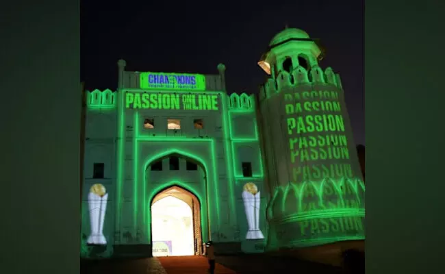 ಲಾಹೋರ್ ಕೋಟೆಯಲ್ಲಿ ಚಾಂಪಿಯನ್ಸ್ ಟ್ರೋಫಿಗೆ ಚಾಲನೆ; ನಾಳೆ ಮೊದಲ ಪಂದ್ಯ ಲಾಹೋರ್ ಕೋಟೆಯಲ್ಲಿ ಚಾಂಪಿಯನ್ಸ್ ಟ್ರೋಫಿಗೆ ಚಾಲನೆ; ನಾಳೆ ಮೊದಲ ಪಂದ್ಯ