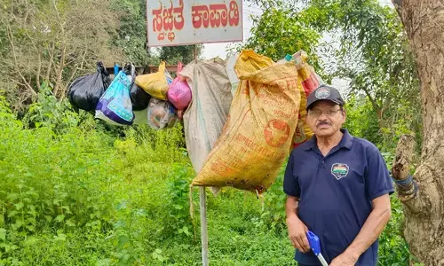 10 ವರ್ಷಗಳಿಂದ ಪ್ರತಿದಿನ ರಸ್ತೆ ಬದಿ ಸ್ವಚ್ಛ ಮಾಡುವ ಸಮಾಜ ಸೇವಕ