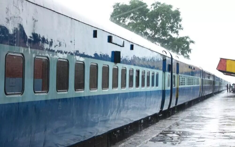 ಮಂಗಳೂರು | ವಾಯುಪಡೆಯ ನಿವೃತ್ತ ಅಧಿಕಾರಿಗೆ ರೈಲ್ವೆ ಪೊಲೀಸರಿಂದ ಹಲ್ಲೆ ಆರೋಪ; ತಳ್ಳಿ ಹಾಕಿದ ಪಾಲಕ್ಕಾಡ್ ವಿಭಾಗ