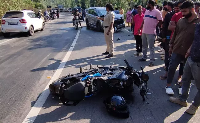 ಮೂಡಿಗೆರೆ: ಬೈಕ್- ಕಾರು ಮುಖಾಮುಖಿ ಢಿಕ್ಕಿ; ಸವಾರ ಗಂಭೀರ