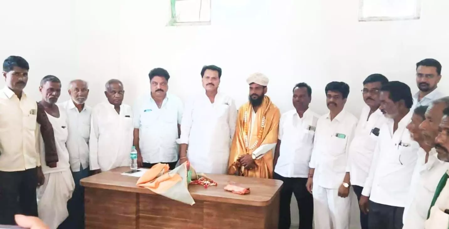 ಯಾದಗಿರಿ | ಸಹಕಾರ ಸಂಘದ ನಿರ್ದೇಶಕ ಮಲ್ಲಿಕಾರ್ಜುನರೆಡ್ಡಿಗೆ ಸನ್ಮಾನ ಯಾದಗಿರಿ | ಸಹಕಾರ ಸಂಘದ ನಿರ್ದೇಶಕ ಮಲ್ಲಿಕಾರ್ಜುನರೆಡ್ಡಿಗೆ ಸನ್ಮಾನ