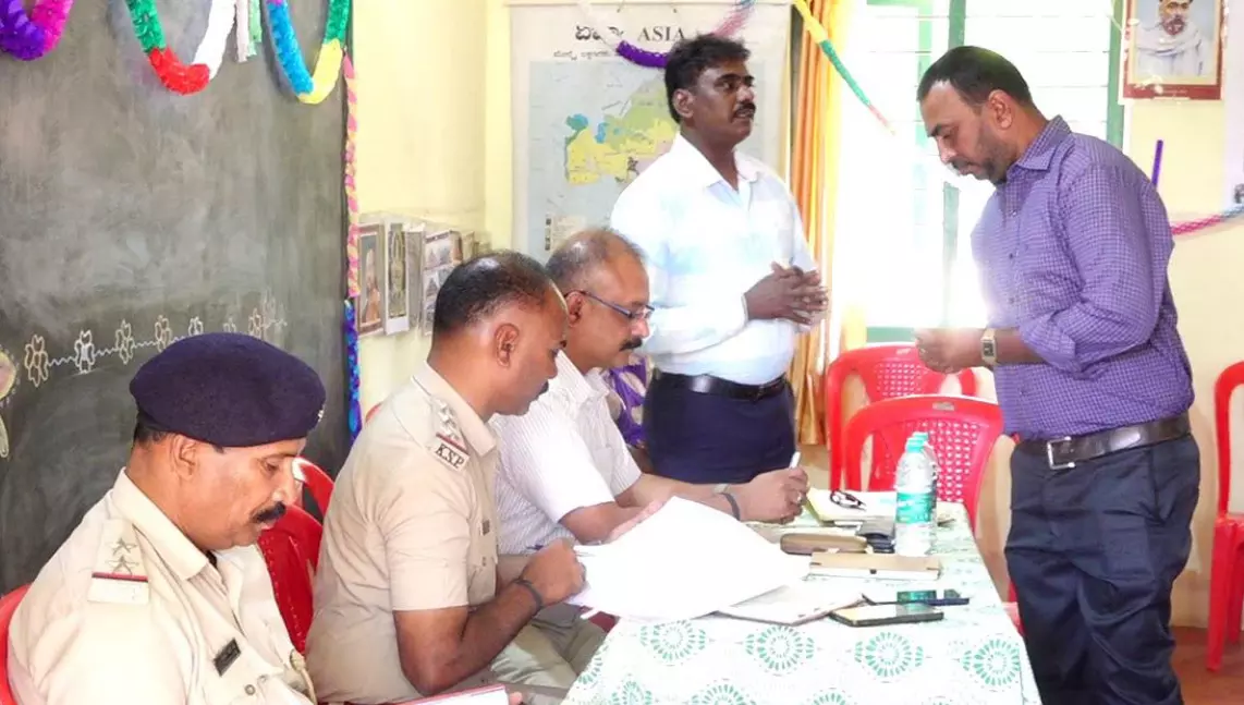 ಹೈಕೋರ್ಟ್ ಆದೇಶದ ಹಿನ್ನೆಲೆ; ಕಟ್ಟೆಮಾಡು ಗ್ರಾಮದಲ್ಲಿ ಅಧಿಕಾರಿಗಳಿಂದ ಸಭೆ