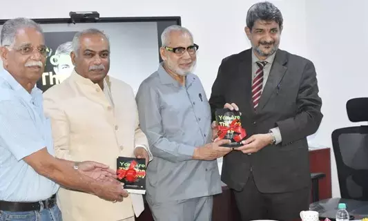 ಮಂಗಳೂರು| ಯುನಿಟಿ ಆಸ್ಪತ್ರೆಯಲ್ಲಿ ಮುಹಮ್ಮದ್ ಅಲಿ ಶುಕ್ರಿ ಅವರ ‘ಯು ಆರ್ ದಿ ಒನ್ ಆ್ಯಂಡ್ ಓನ್ಲಿ’ ಪುಸ್ತಕ ಬಿಡುಗಡೆ