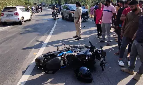 ಮೂಡಿಗೆರೆ: ಬೈಕ್- ಕಾರು ಮುಖಾಮುಖಿ ಢಿಕ್ಕಿ; ಸವಾರ ಗಂಭೀರ