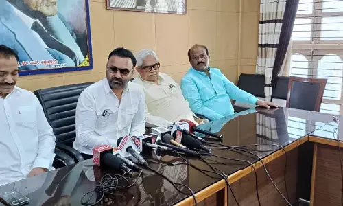 ದೇಶದ ಅಭಿವೃದ್ಧಿಗಾಗಿ ಮೋದಿ ಅವರು ಪ್ರಧಾನಿ‌ ಹುದ್ದೆಯನ್ನು‌ ಬೇರೆಯವರಿಗೆ ಬಿಟ್ಟುಕೊಡಲಿ: ಸಚಿವ ಸಂತೋಷ್ ಲಾಡ್