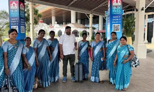 ಶಿವಮೊಗ್ಗ | ತೋಟದ ಮಾಲೀಕನಿಂದ ಕೂಲಿ ಕಾರ್ಮಿಕರಿಗೆ ವಿಮಾನಯಾನ ಭಾಗ್ಯ