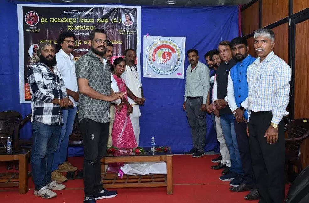 ಒಂದು ಹೆಜ್ಜೆ ರಕ್ತದಾನಿ ಬಳಗದ ಪೋಸ್ಟರ್ ಅನಾವರಣ ಒಂದು ಹೆಜ್ಜೆ ರಕ್ತದಾನಿ ಬಳಗದ ಪೋಸ್ಟರ್ ಅನಾವರಣ