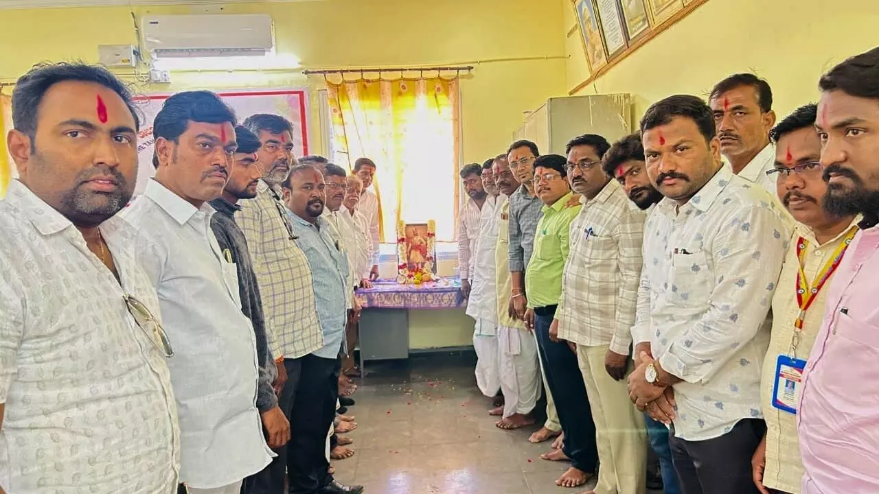 ಯಾದಗಿರಿ: ಛತ್ರಪತಿ ಶಿವಾಜಿ ಮಹಾರಾಜ ಜಯಂತಿ ಆಚರಣೆ ಯಾದಗಿರಿ: ಛತ್ರಪತಿ ಶಿವಾಜಿ ಮಹಾರಾಜ ಜಯಂತಿ ಆಚರಣೆ