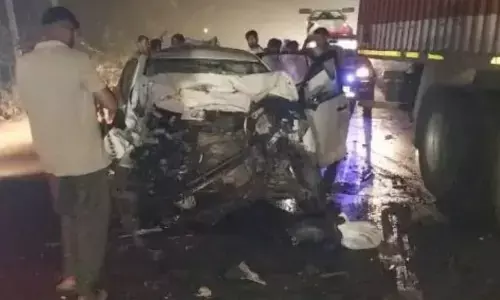 ಕಾರವಾರ| ಲಾರಿ ಢಿಕ್ಕಿ: ಕಾರಿನಲ್ಲಿದ್ದ ಒಂದೇ ಕುಟುಂಬದ ಮೂವರು ಮೃತ್ಯು