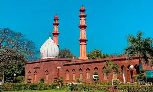 ಅಲಿಗಢ ಮುಸ್ಲಿಂ ವಿಶ್ವವಿದ್ಯಾಲಯದ ಸ್ಥಾಪಕರ ಜೀವನ ಚರಿತ್ರೆ ಕುರಿತ ಸಿನೆಮಾ ಪ್ರಸಾರಕ್ಕೆ ಪ್ರಸಾರ ಭಾರತಿ ನಿರಾಕರಣೆ