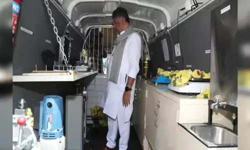 ಬಿಬಿಎಂಪಿಯ ಸಂಚಾರಿ ಪ್ರಯೋಗಾಲಯ ವಾಹನಗಳಿಗೆ ಚಾಲನೆ ನೀಡಿದ ಡಿ.ಕೆ.ಶಿವಕುಮಾರ್