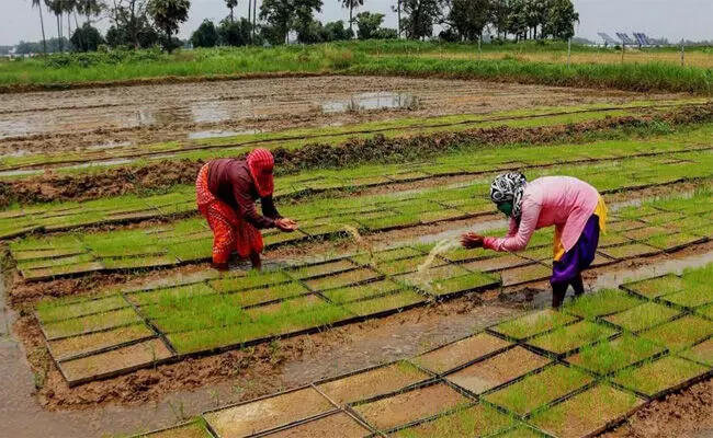 ಹೊರಗಿನವರಿಂದ ರಾಜ್ಯದಲ್ಲಿ ಕೃಷಿಭೂಮಿ ಖರೀದಿಗೆ ನಿಷೇಧ: ಮಸೂದೆಯನ್ನು ಅಂಗೀಕರಿಸಿದ ಉತ್ತರಾಖಂಡ ವಿಧಾನಸಭೆ ಹೊರಗಿನವರಿಂದ ರಾಜ್ಯದಲ್ಲಿ ಕೃಷಿಭೂಮಿ ಖರೀದಿಗೆ ನಿಷೇಧ: ಮಸೂದೆಯನ್ನು ಅಂಗೀಕರಿಸಿದ ಉತ್ತರಾಖಂಡ ವಿಧಾನಸಭೆ