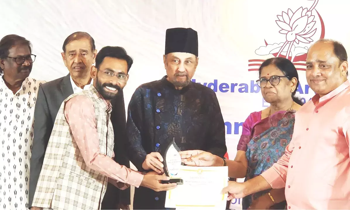 ಕಲಬುರಗಿ | ನಿಜಲಿಂಗ ಮುಗಳಿಗೆ ʼಶ್ರೀ ಅಕ್ಕ ಯಾದಗಿರಿ ರಾವ್ʼ ಪ್ರಶಸ್ತಿ ಪ್ರದಾನ