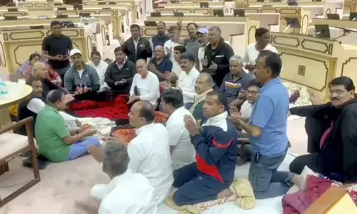 ರಾಜಸ್ಥಾನ | ಪಕ್ಷದ ಶಾಸಕರ ಅಮಾನತು ಖಂಡಿಸಿ ರಾತ್ರಿಯೆಲ್ಲ ವಿಧಾನಸಭೆಯಲ್ಲಿ ಧರಣಿ ನಡೆಸಿದ ಕಾಂಗ್ರೆಸ್ ಶಾಸಕರು