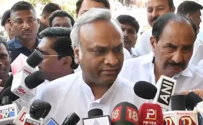 Photo of Priyank Kharge Photo of Priyank Kharge