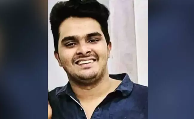 ಕೇರಳ | ಅಜ್ಜಿ, ಚಿಕ್ಕಪ್ಪ, ಚಿಕ್ಕಮ್ಮ, ಸಹೋದರ, ಗೆಳತಿಯನ್ನೇ ಕೊಂದು ಪೊಲೀಸರಿಗೆ ಶರಣಾದ ಯುವಕ! ಕೇರಳ | ಅಜ್ಜಿ, ಚಿಕ್ಕಪ್ಪ, ಚಿಕ್ಕಮ್ಮ, ಸಹೋದರ, ಗೆಳತಿಯನ್ನೇ ಕೊಂದು ಪೊಲೀಸರಿಗೆ ಶರಣಾದ ಯುವಕ!