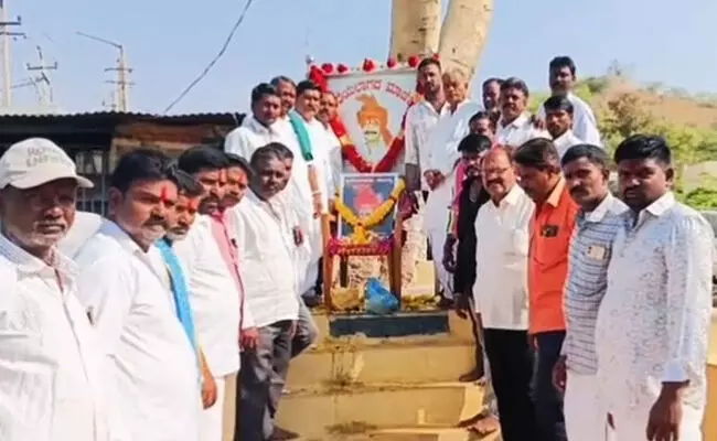 ಸುರಪುರ | ಮಾಜಿ ಶಾಸಕ ರಾಜಾ ವೆಂಕಟಪ್ಪ ನಾಯಕರ ಪ್ರಥಮ ಪುಣ್ಯಸ್ಮರಣೆ ಕಾರ್ಯಕ್ರಮ ಸುರಪುರ | ಮಾಜಿ ಶಾಸಕ ರಾಜಾ ವೆಂಕಟಪ್ಪ ನಾಯಕರ ಪ್ರಥಮ ಪುಣ್ಯಸ್ಮರಣೆ ಕಾರ್ಯಕ್ರಮ