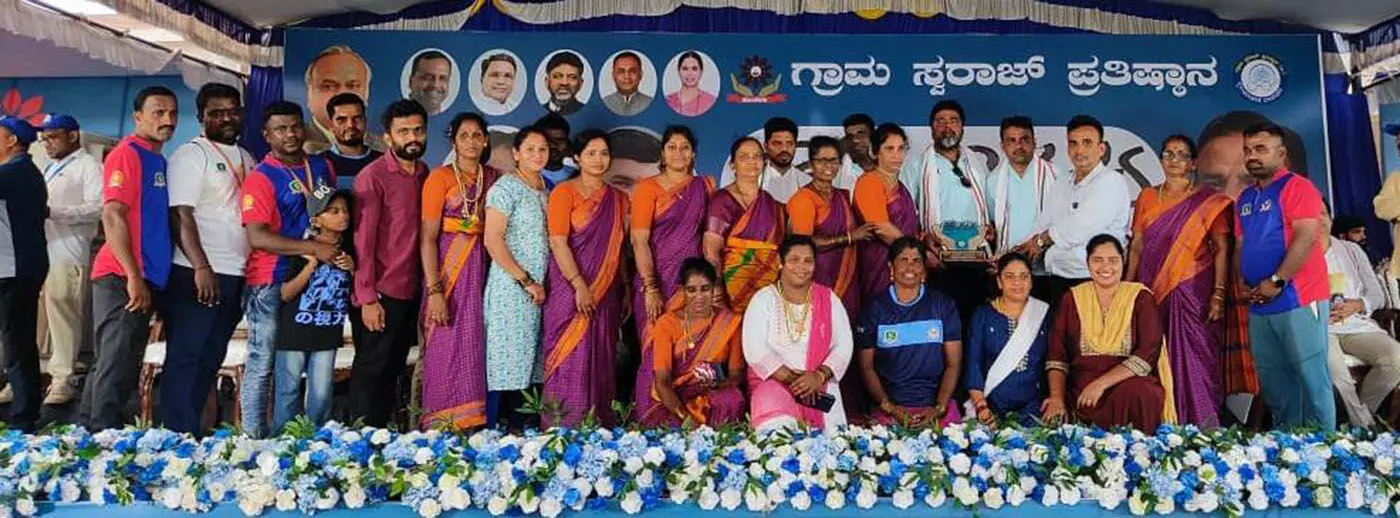 ಹೊಂಬೆಳಕು ಉತ್ಸವದಲ್ಲಿ ಸಾಲಿಗ್ರಾಮ ಪಪಂಗೆ ನಾಲ್ಕು ಬಹುಮಾನ ಹೊಂಬೆಳಕು ಉತ್ಸವದಲ್ಲಿ ಸಾಲಿಗ್ರಾಮ ಪಪಂಗೆ ನಾಲ್ಕು ಬಹುಮಾನ