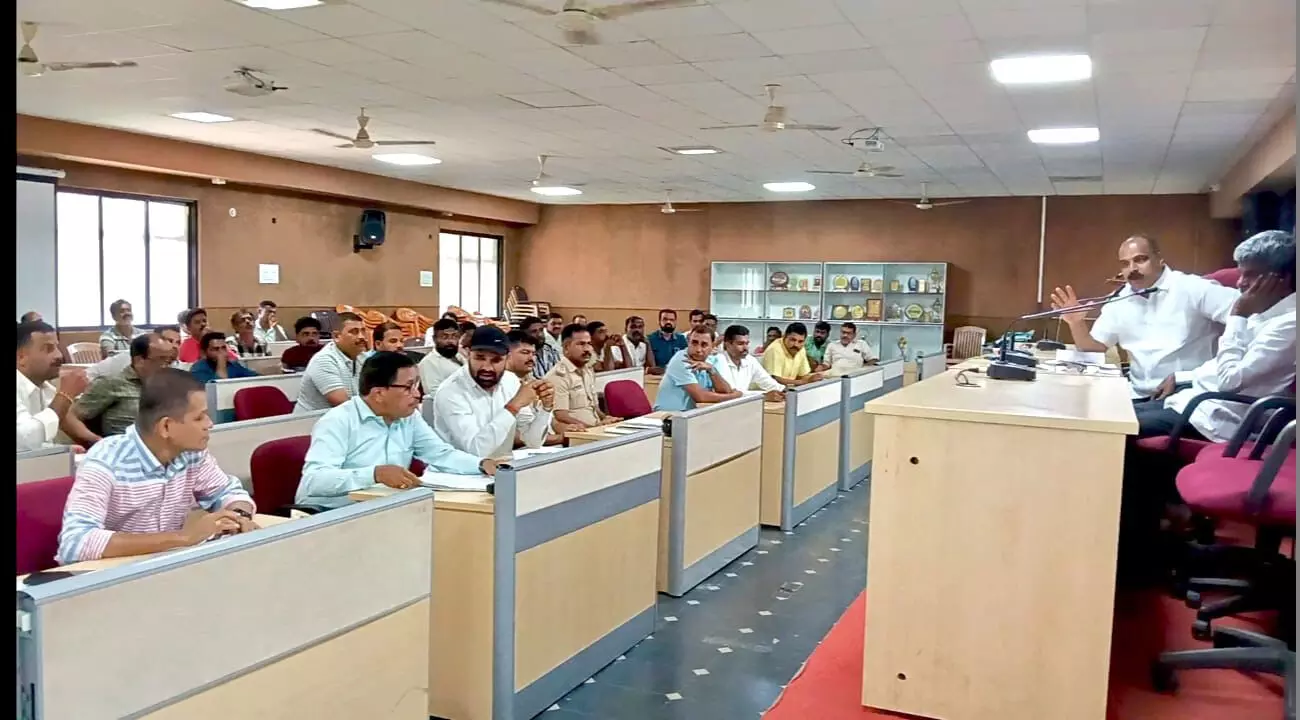 ರಿಕ್ಷಾ ಚಾಲಕರು, ಪ್ರಯಾಣಿಕರಿಗೆ ಸಮಸ್ಯೆಯಾಗದಂತೆ ಕ್ರಮ: ಕೋಟ ಶ್ರೀನಿವಾಸ ಪೂಜಾರಿ ರಿಕ್ಷಾ ಚಾಲಕರು, ಪ್ರಯಾಣಿಕರಿಗೆ ಸಮಸ್ಯೆಯಾಗದಂತೆ ಕ್ರಮ: ಕೋಟ ಶ್ರೀನಿವಾಸ ಪೂಜಾರಿ