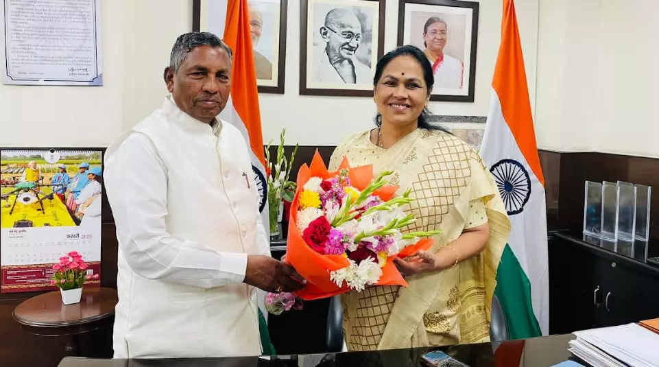 ‘ಬಹು ಕೌಶಲ್ಯಾಭಿವೃದ್ಧಿ ಕೇಂದ್ರʼ ಮಂಜೂರು ಮಾಡುವಂತೆ ಕೇಂದ್ರ ಸಚಿವೆ ಶೋಭಾ ಕರಂದ್ಲಾಜೆಗೆ ಮನವಿ ಸಲ್ಲಿಸಿದ ಕೆ.ಎಚ್.ಮುನಿಯಪ್ಪ