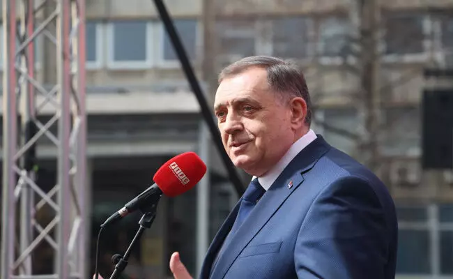 ಬೋಸ್ನಿಯಾ: ಸೆರ್ಬ್ ಗಣರಾಜ್ಯದ ಅಧ್ಯಕ್ಷ ಮಿಲೊರಾಡ್ ಡೊಡಿಕ್ಗೆ 1 ವರ್ಷ ಜೈಲು ಬೋಸ್ನಿಯಾ: ಸೆರ್ಬ್ ಗಣರಾಜ್ಯದ ಅಧ್ಯಕ್ಷ ಮಿಲೊರಾಡ್ ಡೊಡಿಕ್ಗೆ 1 ವರ್ಷ ಜೈಲು