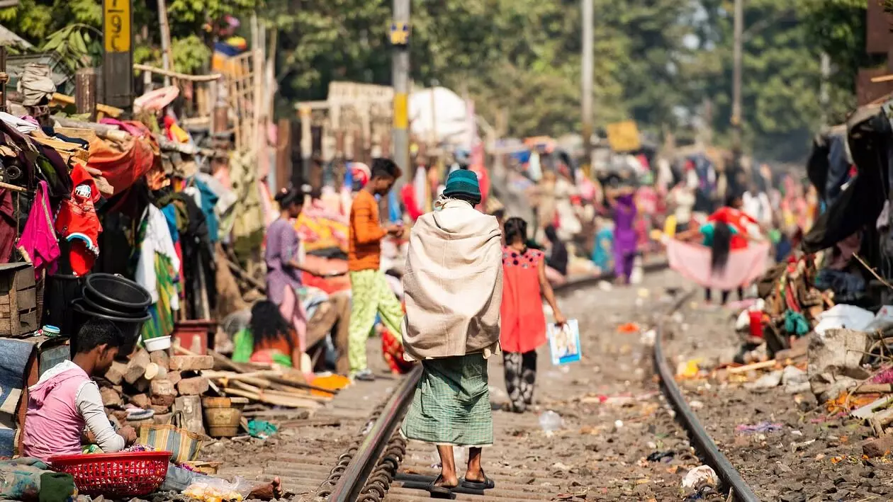 100 ಕೋಟಿ ಭಾರತೀಯರಲ್ಲಿ ಖರೀದಿ ಸಾಮರ್ಥ್ಯದ ಕೊರತೆಯಿದೆ: ವರದಿ