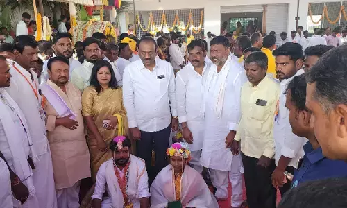 ರಾಯಚೂರು | ಸಾಮೂಹಿಕ ಸರಳ ವಿವಾಹ ಕಾರ್ಯಕ್ರಮದಲ್ಲಿ ಪುತ್ರನ ಮದುವೆ; ಶಾಸಕರ ನಡೆಗೆ ವ್ಯಾಪಕ ಪ್ರಶಂಸೆ