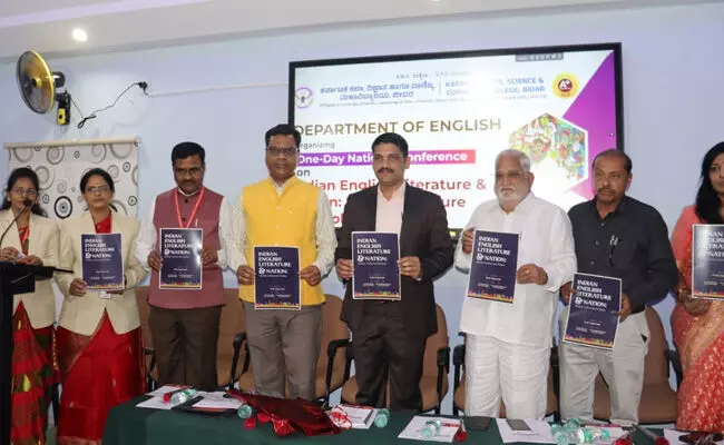 ಬೀದರ್ | ಗಾಂಧೀಜಿಯ ಸ್ವದೇಶಿ ಆಂದೋಲನವು ಭಾರತದ ರಾಷ್ಟ್ರೀಯತೆಯ ಸಾಹಿತ್ಯವನ್ನು ಒಗ್ಗೂಡಿಸಿತು : ಡಾ.ಪ್ರಕಾಶ್ ಬಾಳಿಕಾಯಿ ಬೀದರ್ | ಗಾಂಧೀಜಿಯ ಸ್ವದೇಶಿ ಆಂದೋಲನವು ಭಾರತದ ರಾಷ್ಟ್ರೀಯತೆಯ ಸಾಹಿತ್ಯವನ್ನು ಒಗ್ಗೂಡಿಸಿತು : ಡಾ.ಪ್ರಕಾಶ್ ಬಾಳಿಕಾಯಿ