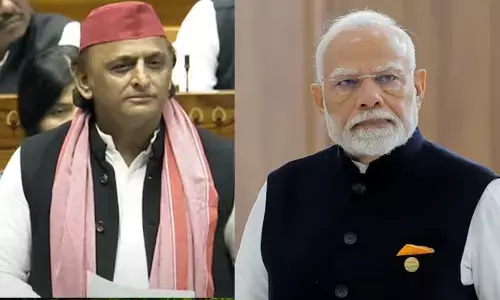 Akhilesh Yadav, Narendra Modi