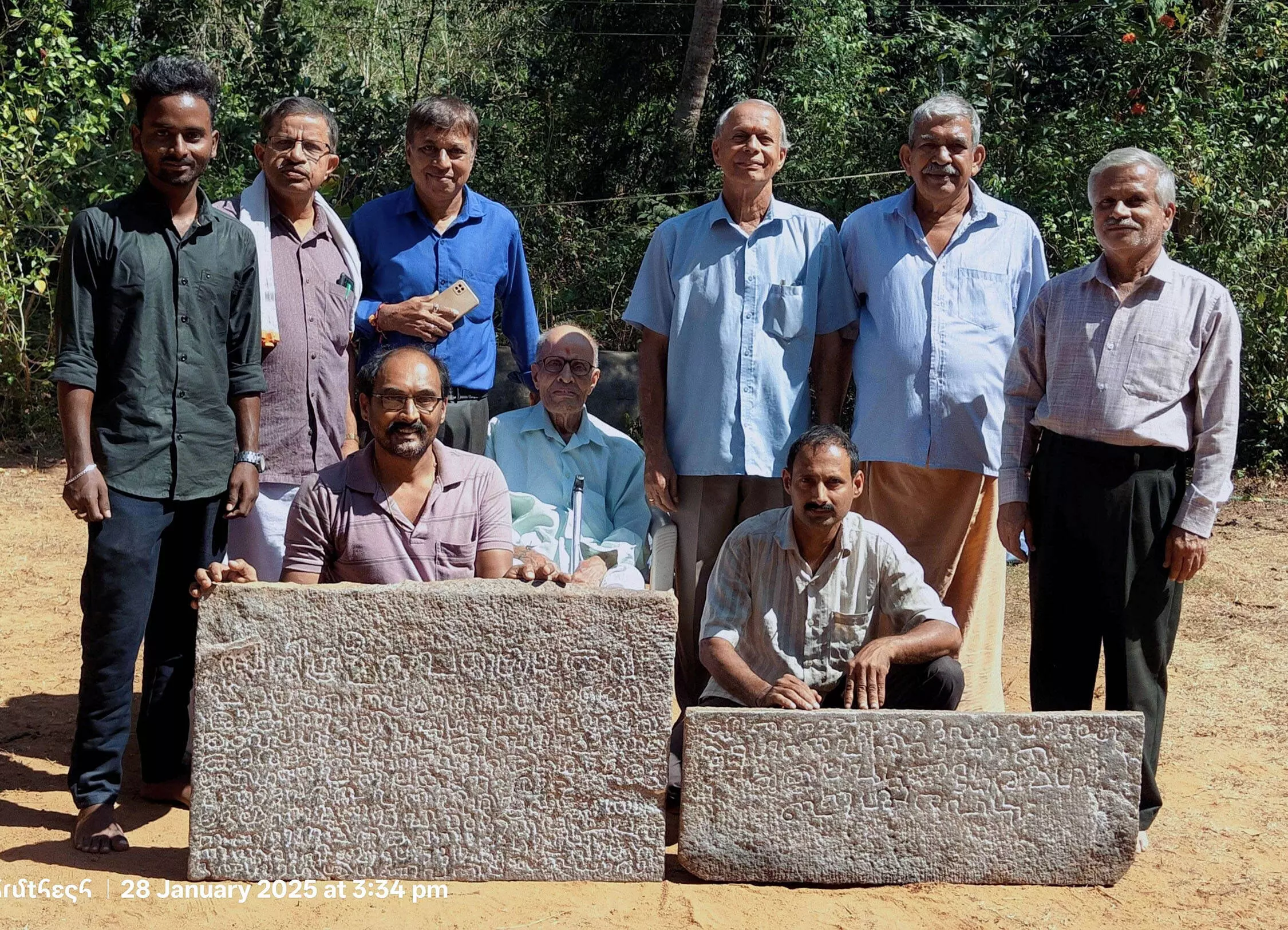 ವಿಟ್ಲದಲ್ಲಿ ತುಳು ಲಿಪಿಯ ಕನ್ನಡ ಭಾಷಾ ಶಾಸನ ಪತ್ತೆ ವಿಟ್ಲದಲ್ಲಿ ತುಳು ಲಿಪಿಯ ಕನ್ನಡ ಭಾಷಾ ಶಾಸನ ಪತ್ತೆ